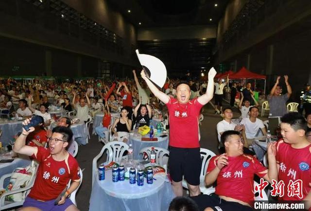 九游娱乐官网 - 穆古鲁扎迎来十二赛季高光表现，西班牙队球迷沸腾！